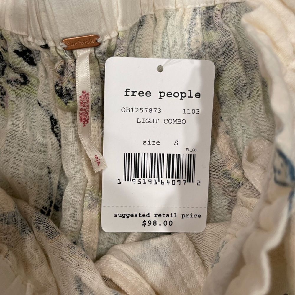 Free People in the midnight hour pants.Size S - Picture 12 of 13